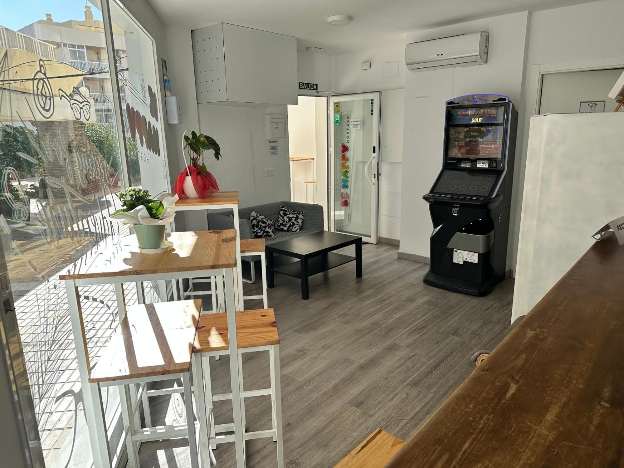 Be Happy Hostel 内尔哈 外观 照片